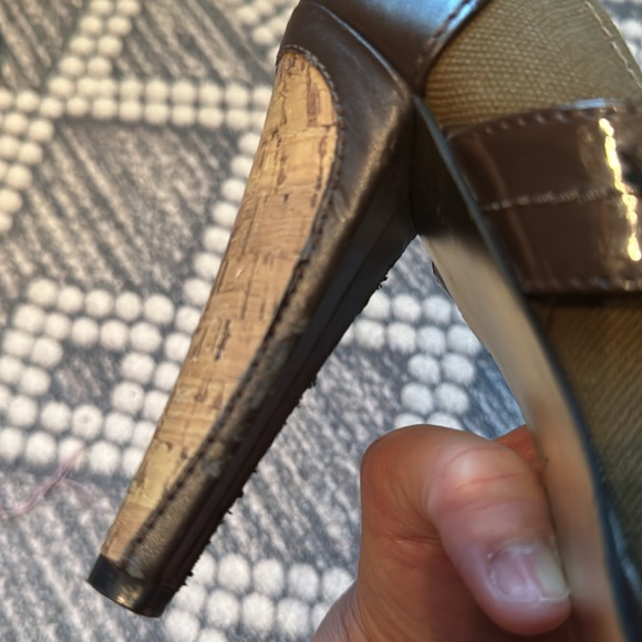 GUC 4 inch pumps by Charles David. Size 7B. Olive and brown. - Picture 13 of 13